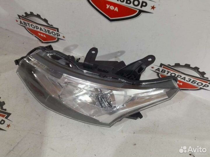Фара левая Mitsubishi Outlander 3