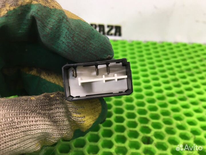 Кнопка корректора фар