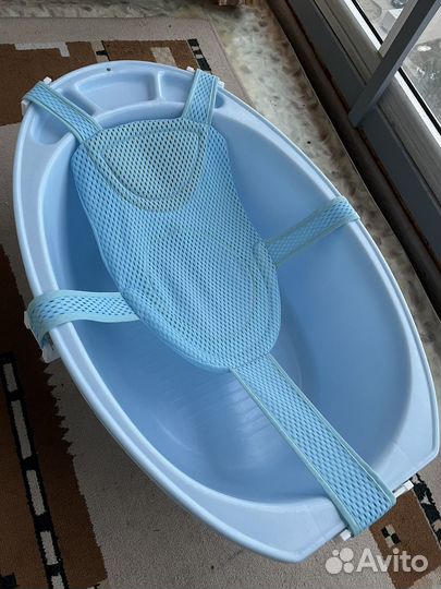 Ванночка для купания и мобиль для кроватки