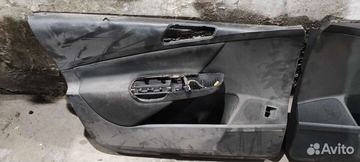 Обшивка двери passat b6