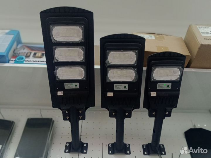 Светодиодный прожектор на солнечной батарее 60Вт