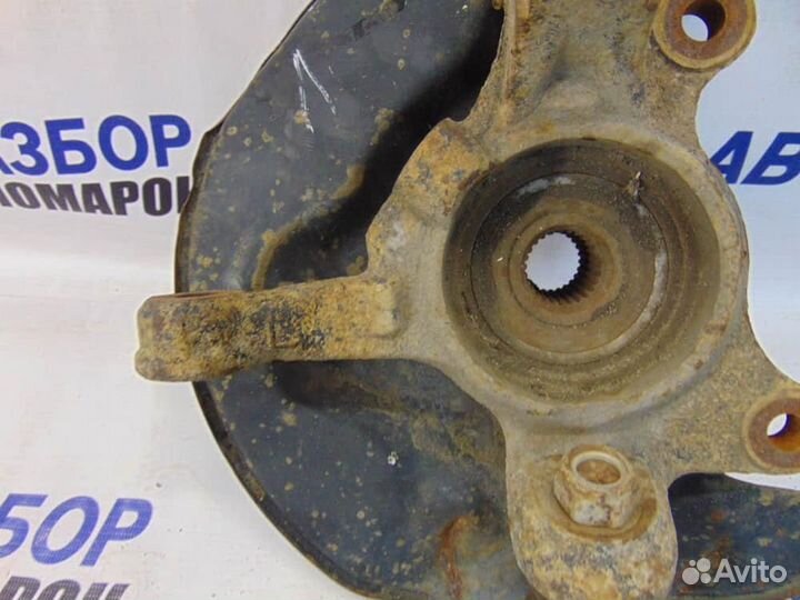 Кулак поворотный передний левый для Toyota Prius 1