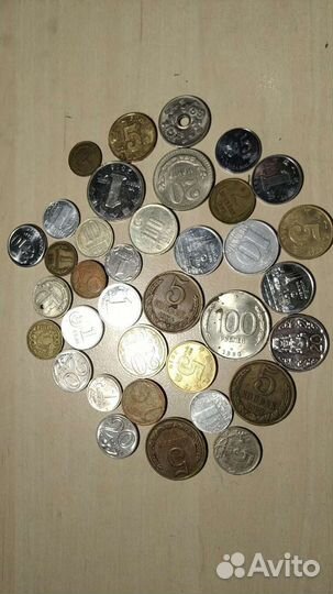 Деньги бумажные и монеты