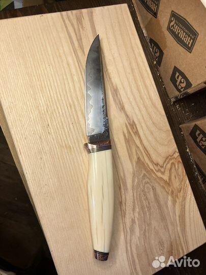 Кованнй нож рукоять бивень моржа