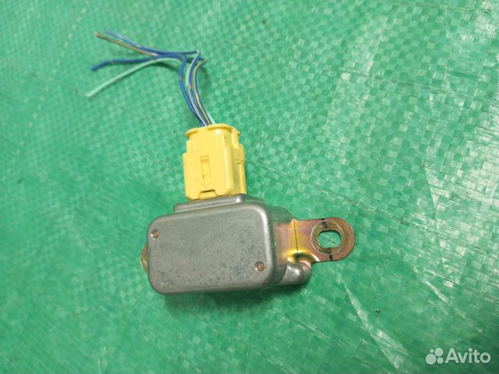 Датчик AIR BAG Mazda MPV LW lc6257kc0b