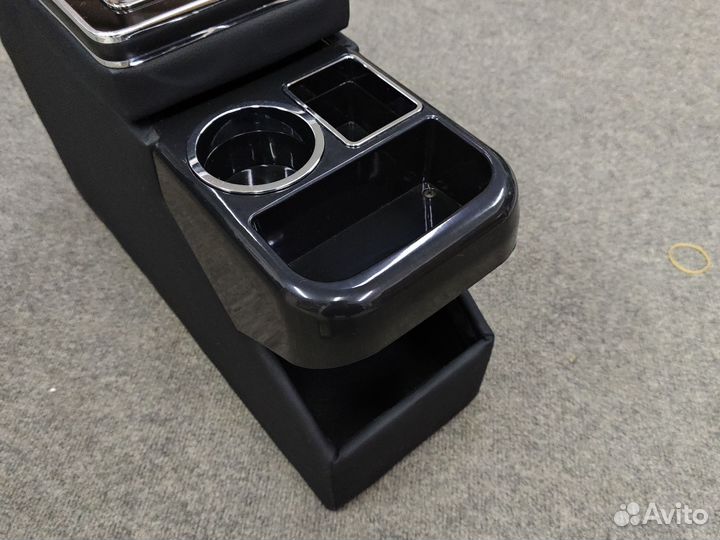 Подлокотник в минивен Stepwgn Freed