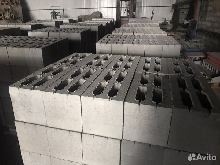 Блок бетонный