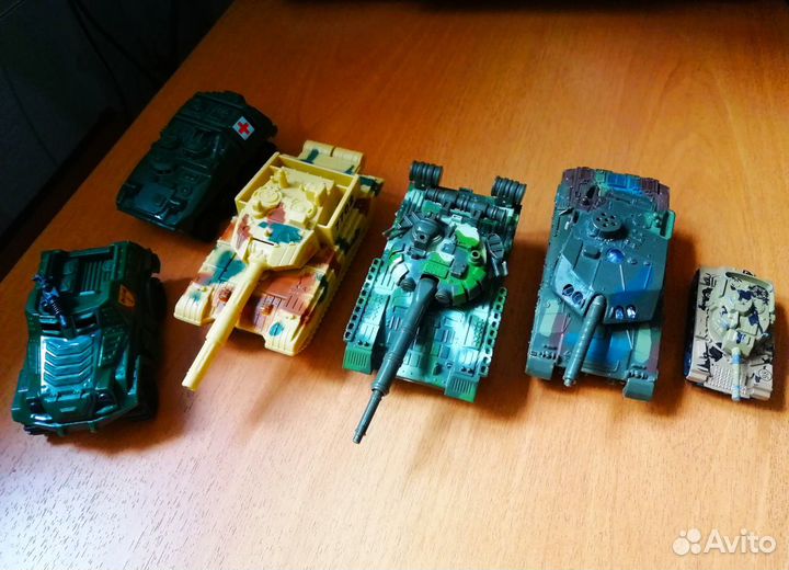 Игрушечные танки