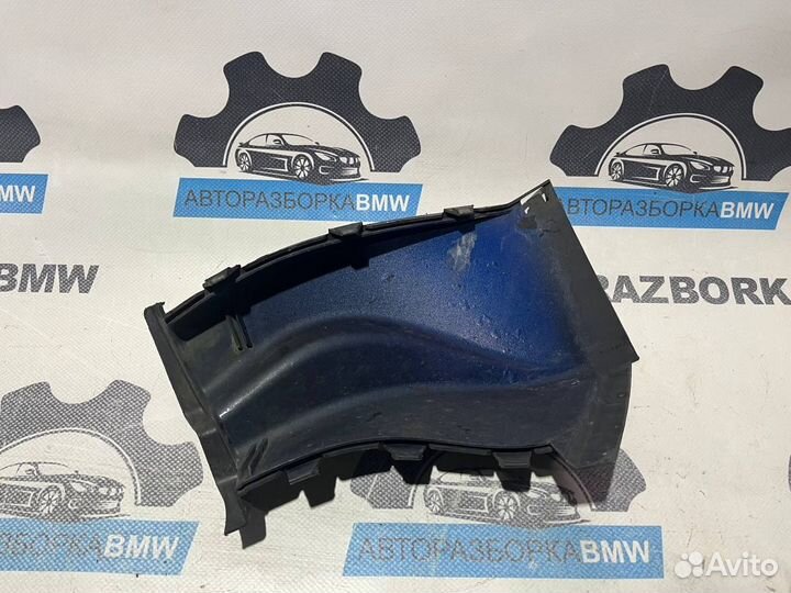 Нижняя часть воздуховода тормозов левого M Tech BM