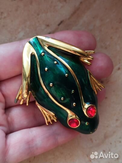 Брошь Trifari лягушка