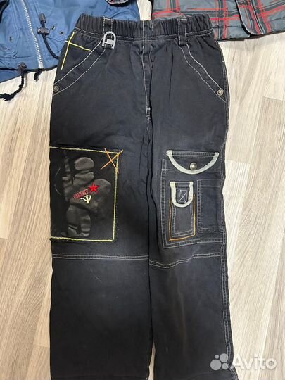 Две куртки, джинсы