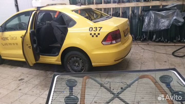 Заднее стекло на Фольксваген Поло