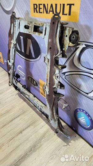 Подрамник Балка подмоторная Renault megane 1