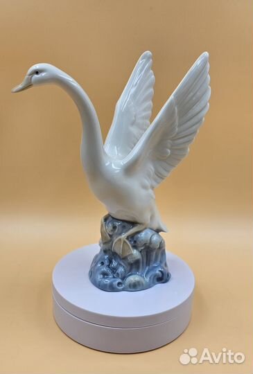 Nao by Lladro. Статуэтка 