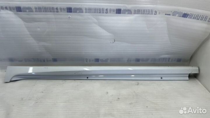 Накладка порога левая Toyota Camry V70/V75