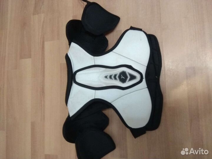 Нагрудник хоккейный детский CCM