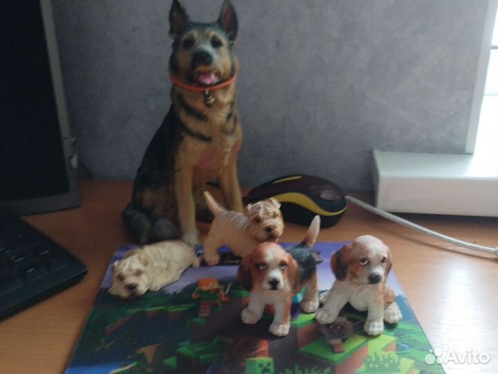 Статуэтка собака