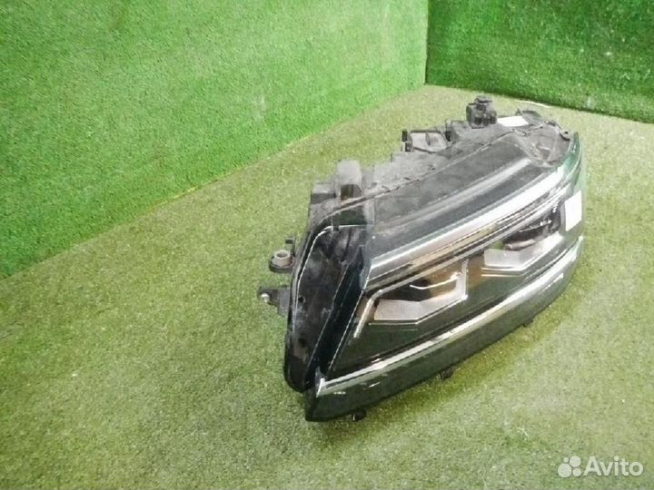 Фара левая Volkswagen Tiguan