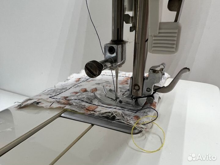 Швейная машинка Brother Rs-35