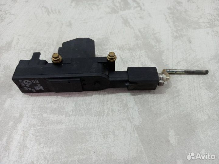 Активатор лючка бензобака Bmw 750 E32 M70B50 1992