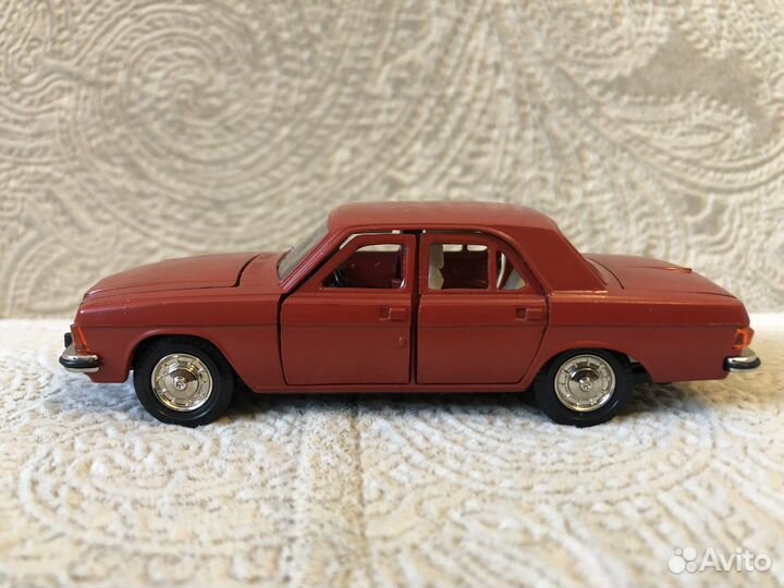 Модель автомобиля волга газ 3102
