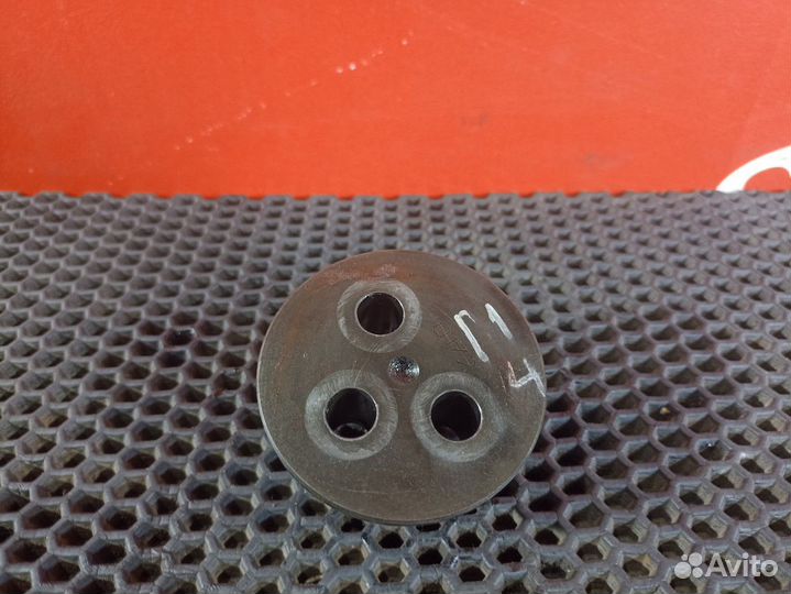 Ось промежуточной шестерни