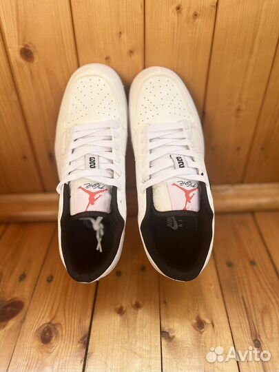 Кроссовки nike белые