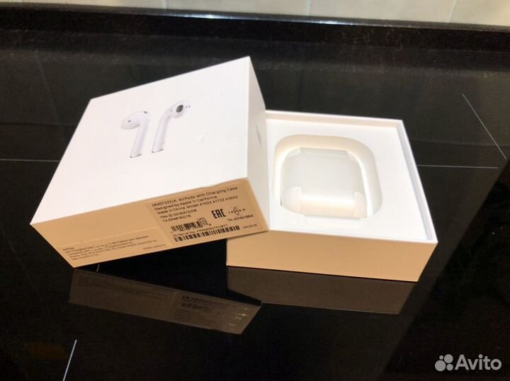 Оригинальные наушники AirPods