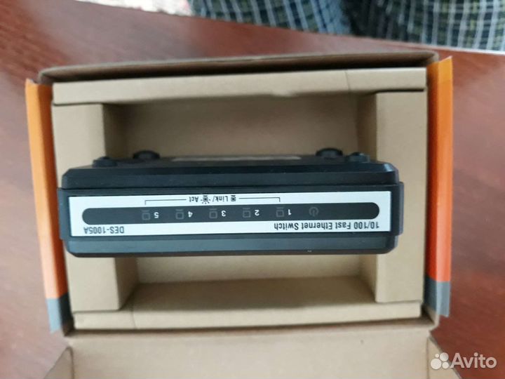 Коммутатор D- Link DES-1005A