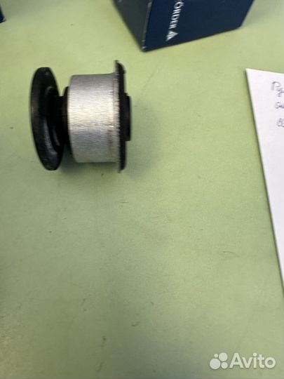 Сайлентблоки переднего верхнего рычага