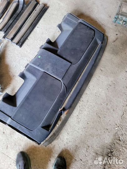 Задняя полка на Мерседес 140