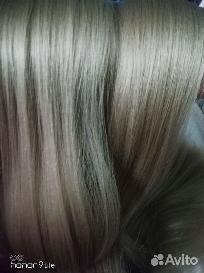 Волосы на заколках русые