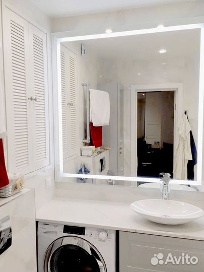 Круглое зеркало с подсветкой в ванную