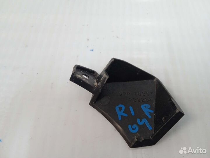 Yamaha R1 2004-2006. Пластик, крышка габарита