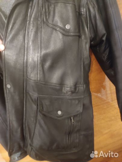 Кожаная куртка с цигейковым воротником