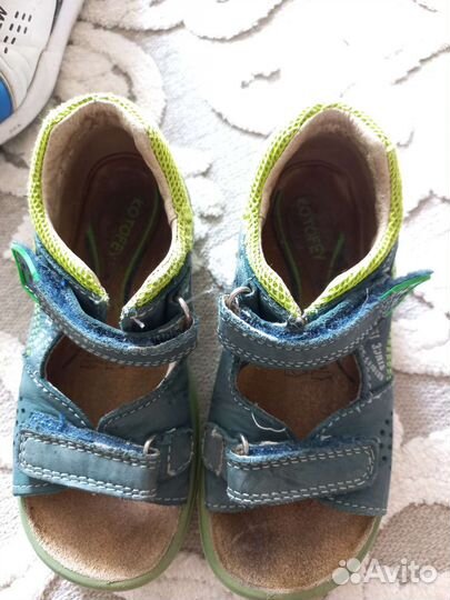 Сандали, кроссовки