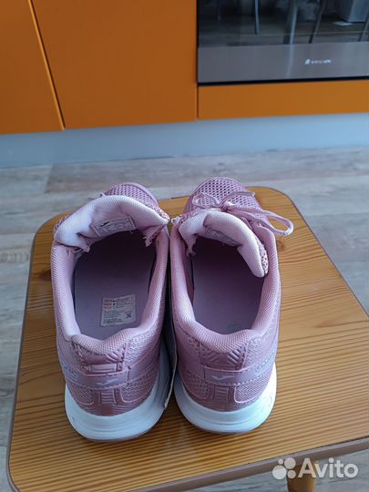 Кроссовки женские 38 размер