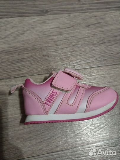 Кроссовки детские 19 размер