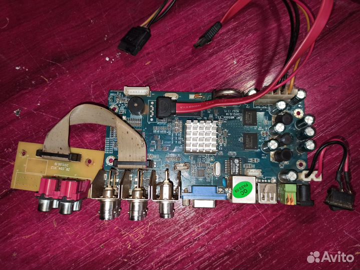 Видеорегистратор на 4 камеры cvbs