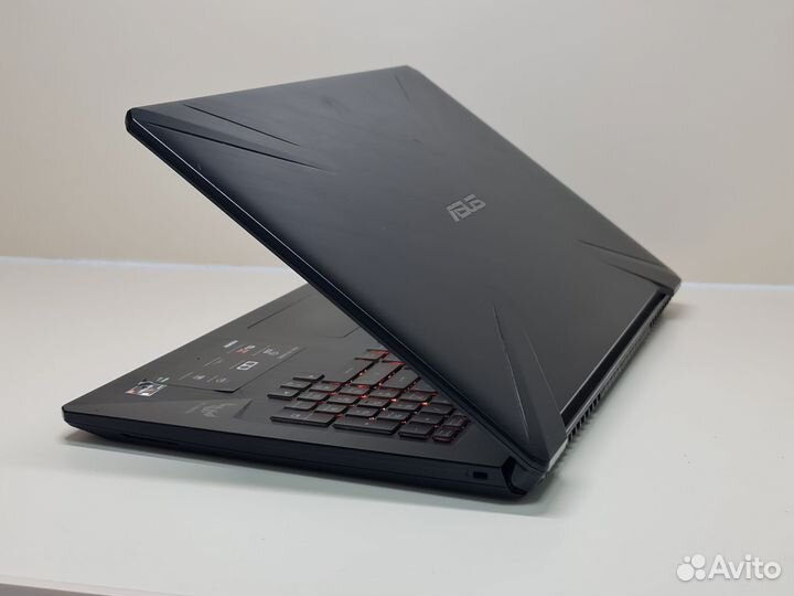 Игровой ноутбук Ryzen 5 /16Gb /GTX1050 3Gb/SSD+HDD