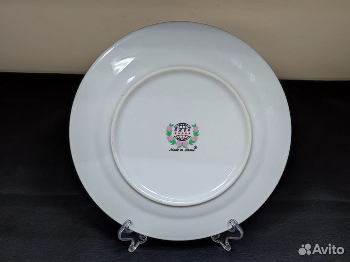 Тарелка фарфор Девушки с золотой каймой Китай №2