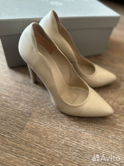 Туфли лодочки бежевые 36