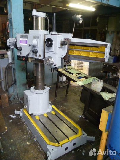 Радиально-сверлильный станок 2к52