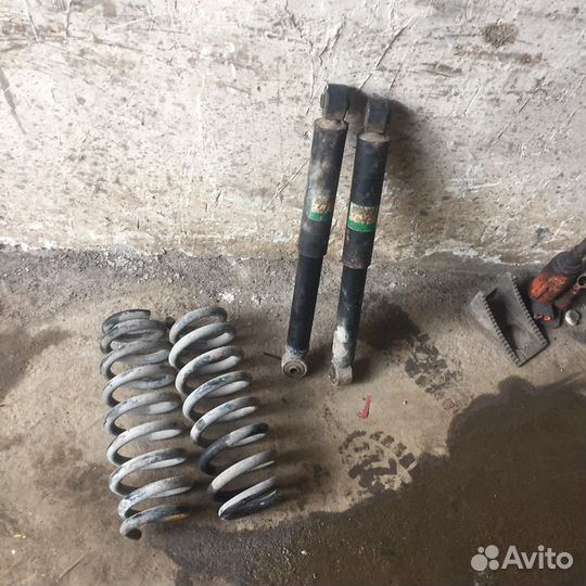 Амортизаторы,пружины -Suzuki Grand Vitara