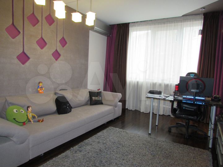 3-к. квартира, 110 м², 6/18 эт.