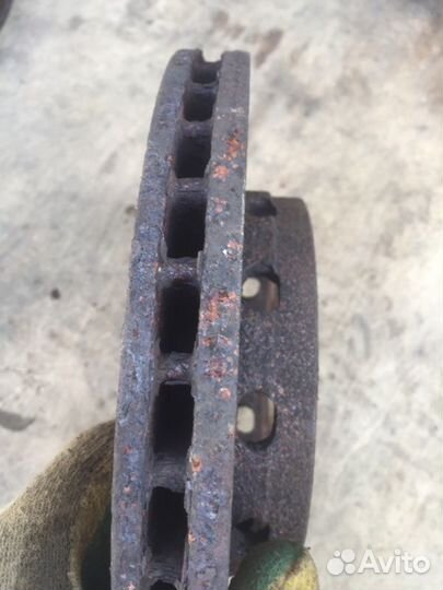 Диск тормозной передний передний левый Kia Spectra