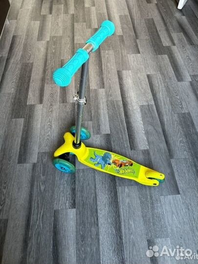 Самокат детский трехколесный