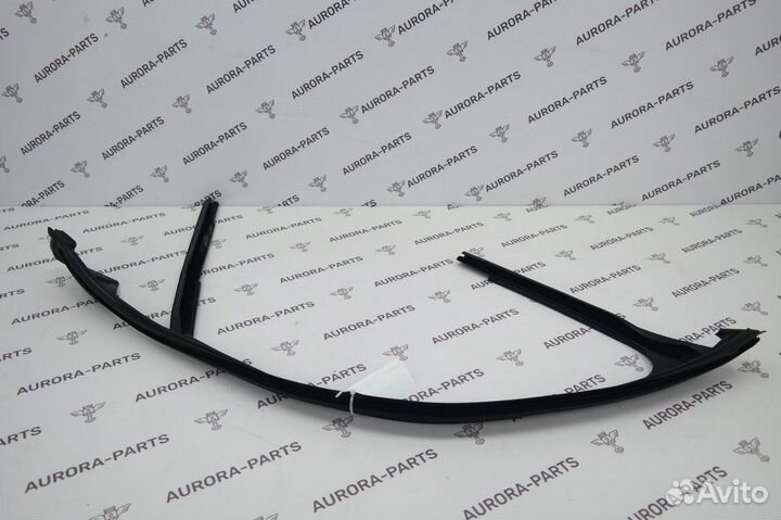 Направляющая стекла Mercedes GLC W253 2014