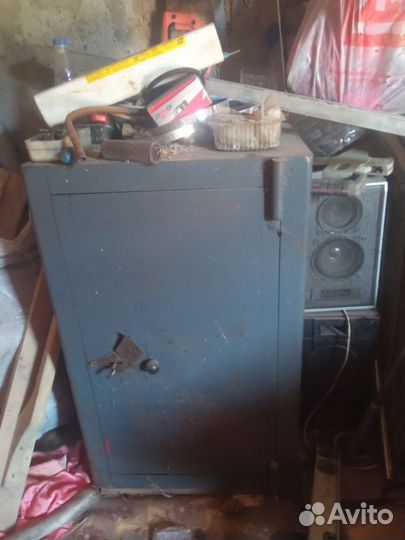 Шкаф металлический сейф