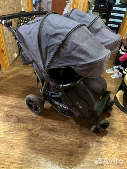 Коляска для двойни